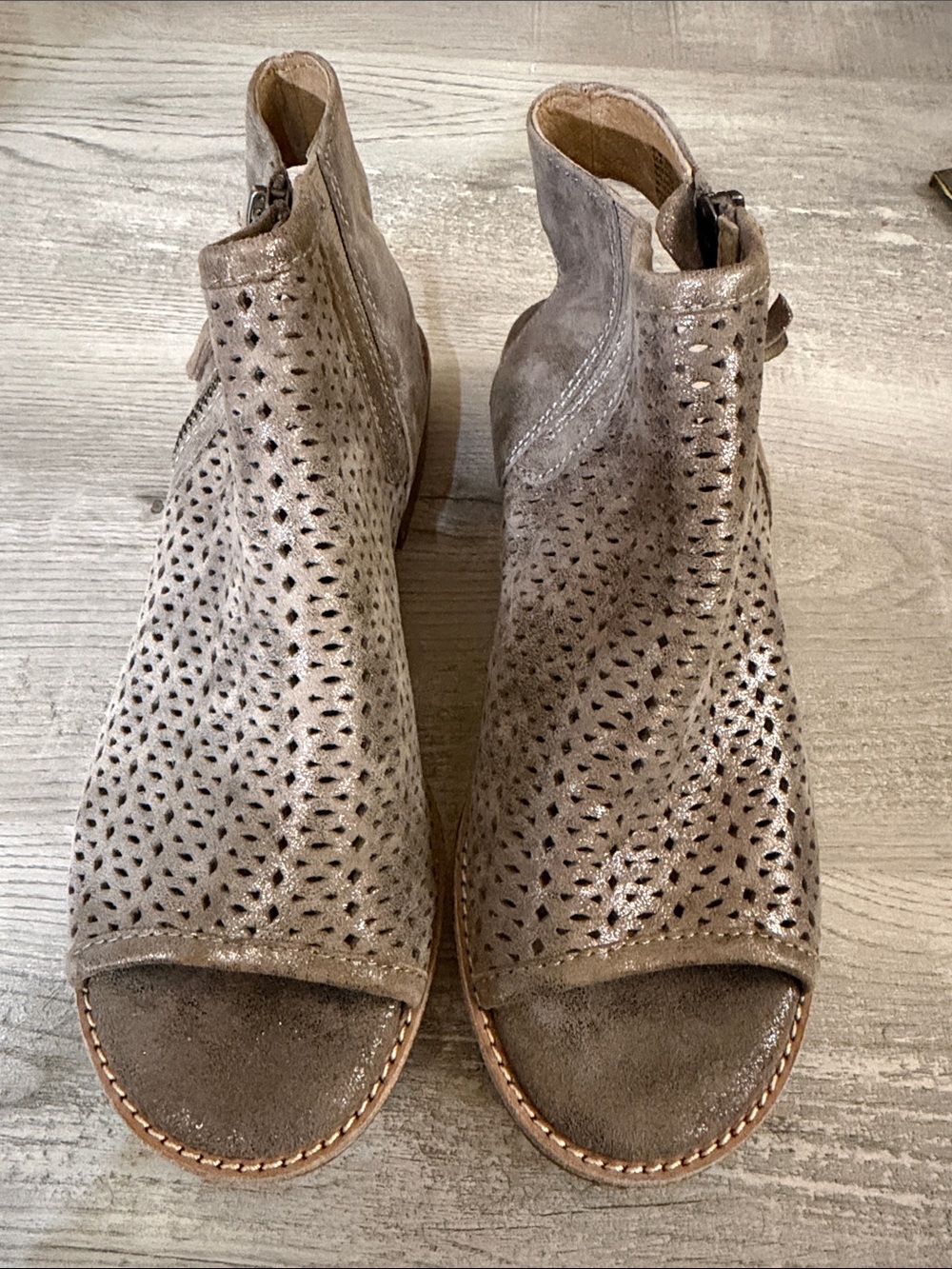 Sofft Perforated Peep-Toe Sandals 6.5